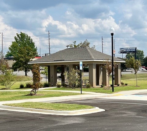 Picnic Area at Arbours at Moores Mill, Huntsville, AL