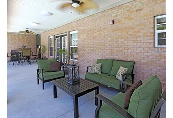 Poolside Patio Poolside Patio - Photo Gallery 5