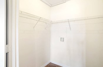 Arbors at Natchez Trace Closet - Photo Gallery 21