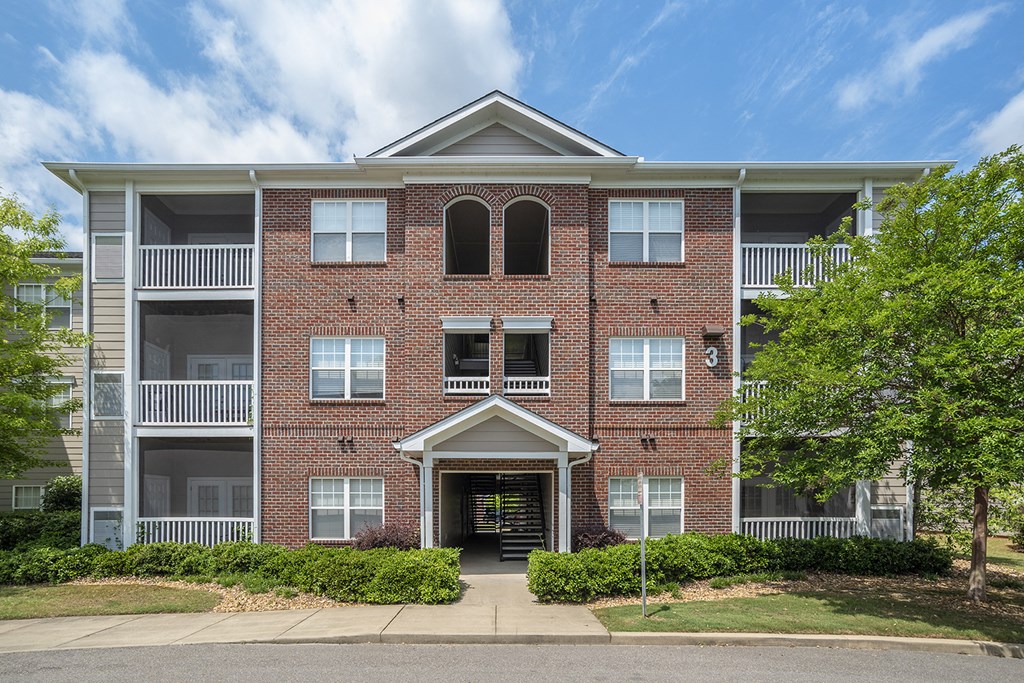 Exterior at Broadstreet at EastChase Apartments, Alabama, 36117