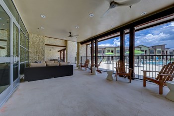Estraya Pool Lounge - Photo Gallery 6