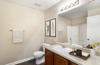 Grand at Pearl Bathroom - Photo Gallery 14