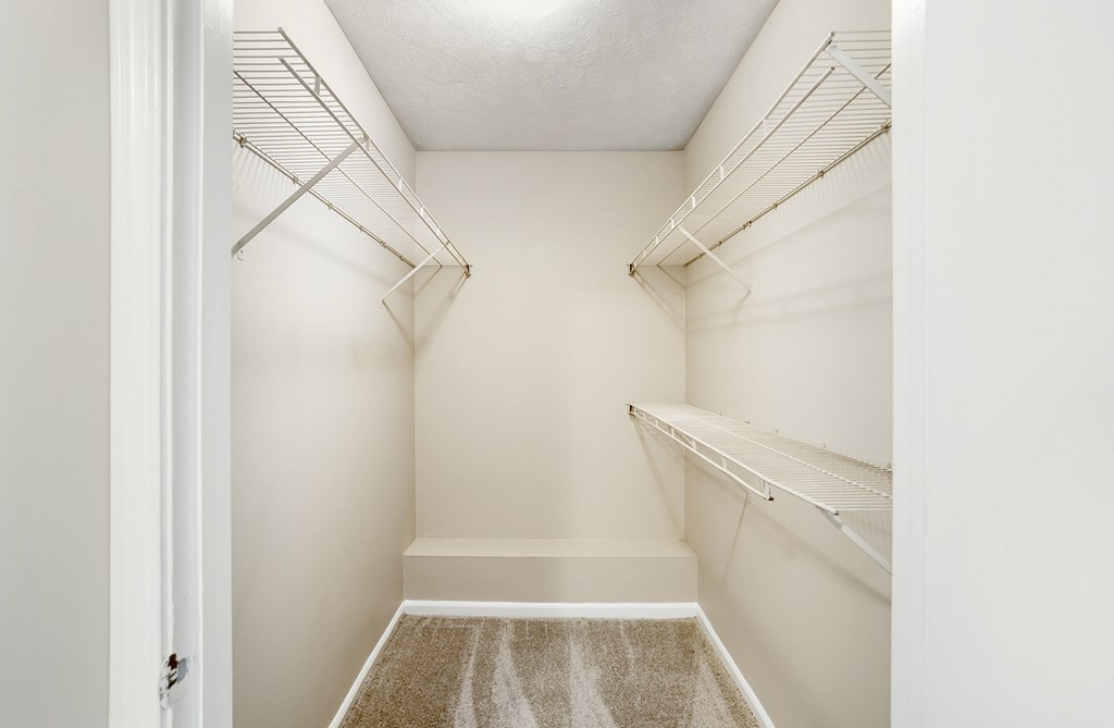 Closet at Grand at Pearl Apartments, Pearl