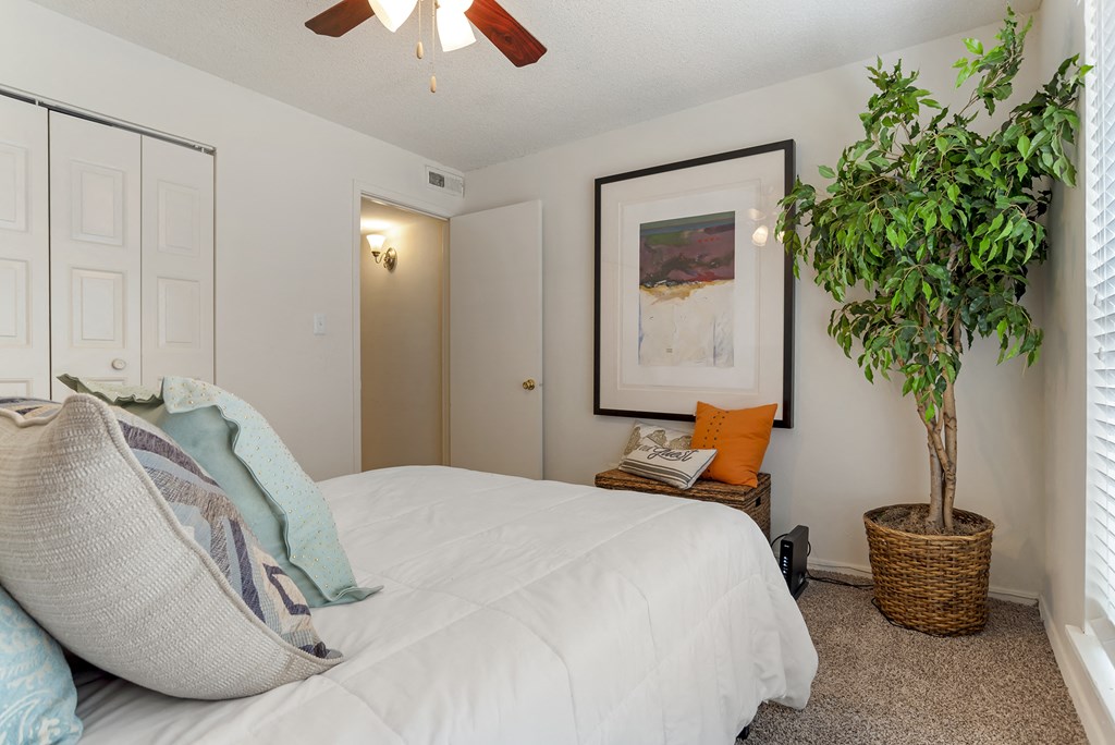 Cozy Bedroom Cozy Bedroom at Lakeshore Landing Apartments, Ridgeland, MS