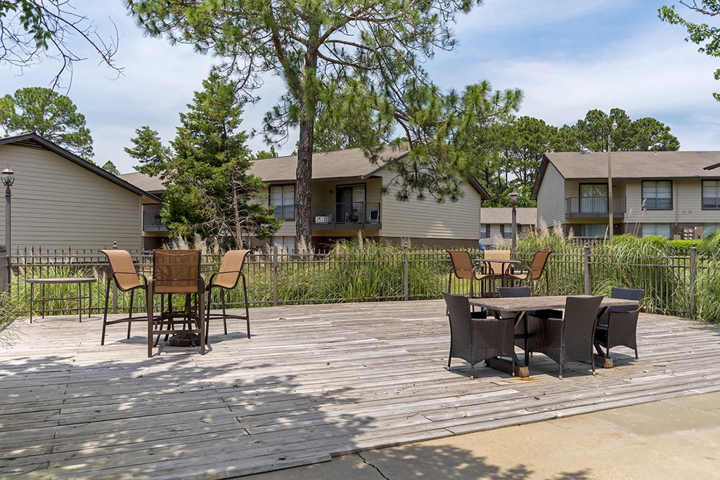 Exterior at Lakeshore Landing Apartments, Ridgeland