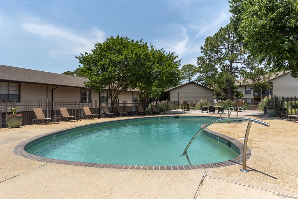 Pool Side Relaxing Area at Lakeshore Landing Apartments, Ridgeland, MS