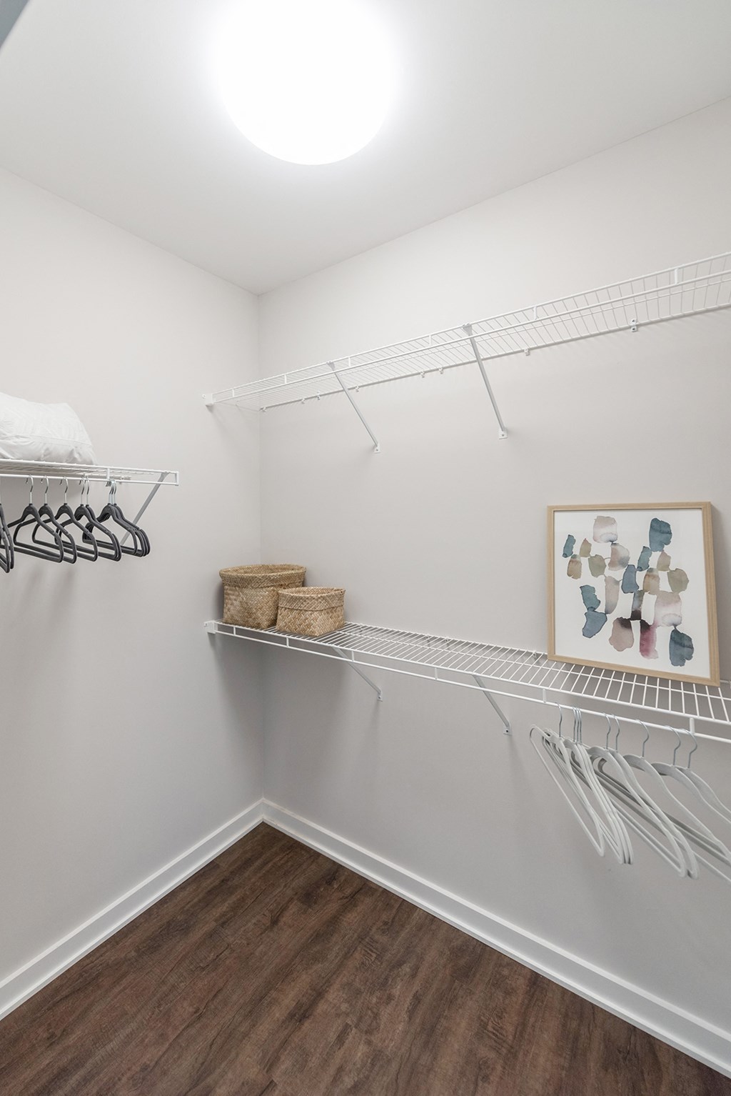 Lumen Walk In Closet