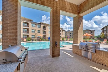 Mansfield on the Green Pool - Photo Gallery 3