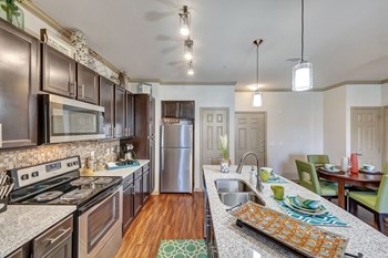 Mansfield on the Green Kitchen - Photo Gallery 5