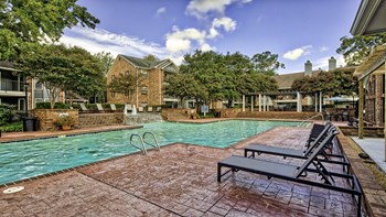 550 St. Michaels Way 1-2 Beds Apartment for Rent - Photo Gallery 3