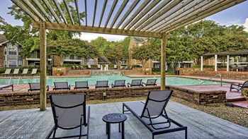 550 St. Michaels Way 1-2 Beds Apartment for Rent - Photo Gallery 2