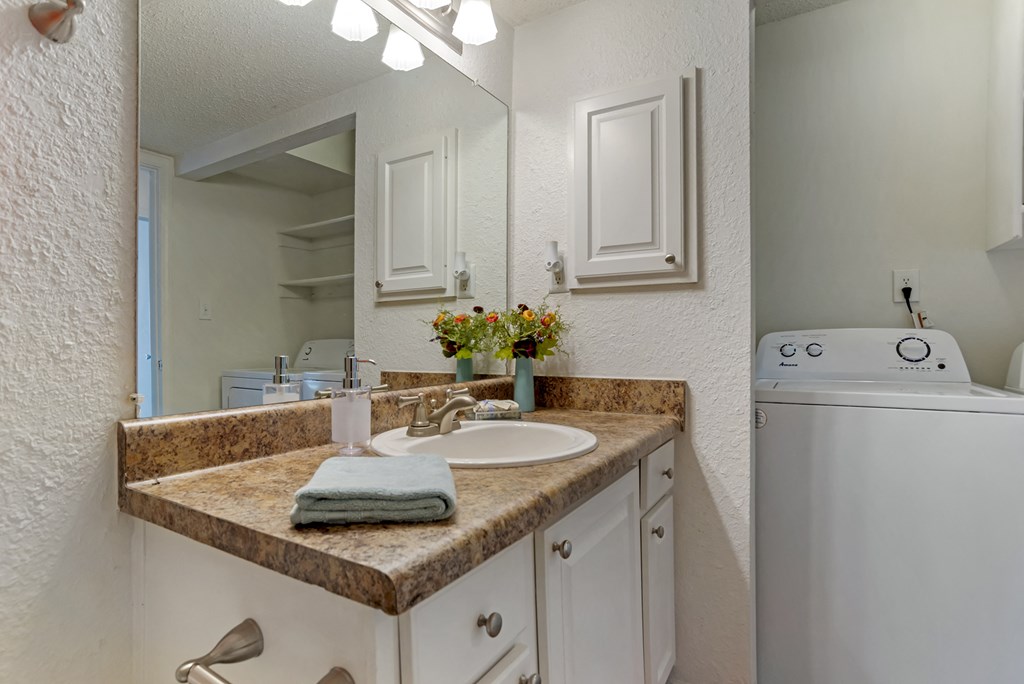 Bathroom at Reflection Pointe, Flowood, MS, 39232