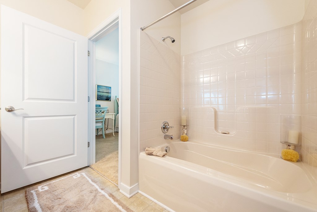 Bath tub at River House Apartments, Norfolk