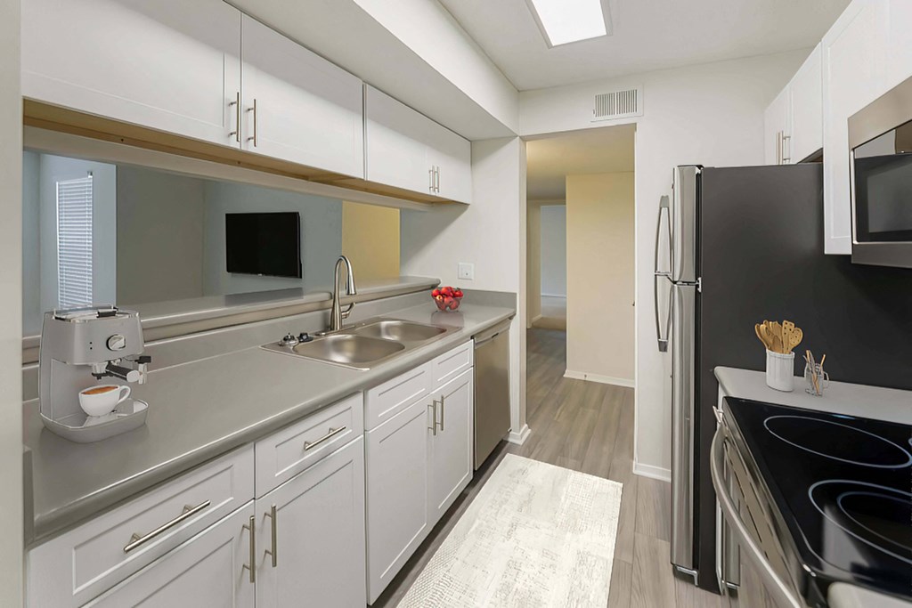 Gourmet Kitchens at Southaven Pointe Apartments, Southaven, MS 38671