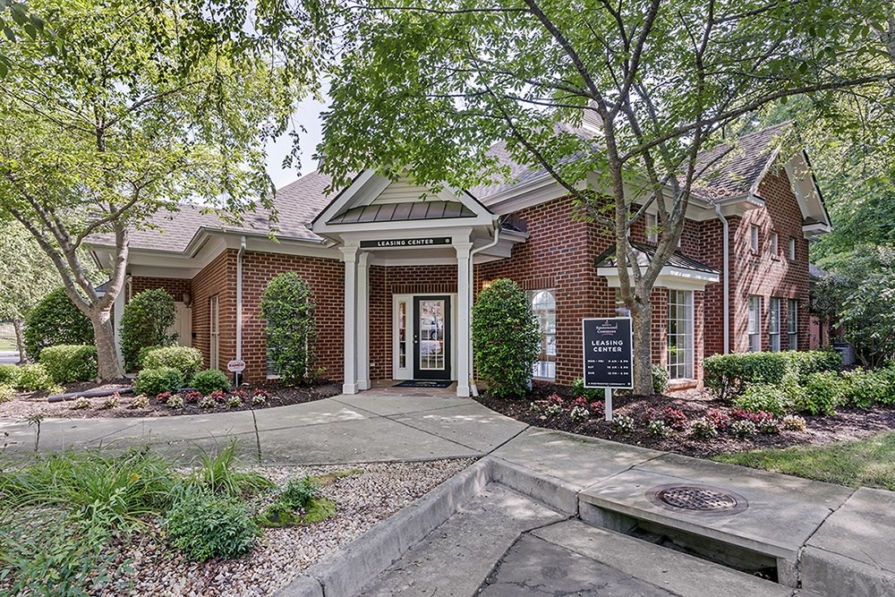Spotswood Commons leasing center