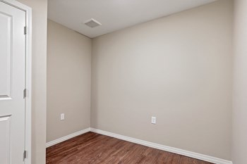 27 W Jenkins Ave 1-3 Beds Apartment, Affordable for Rent - Photo Gallery 7