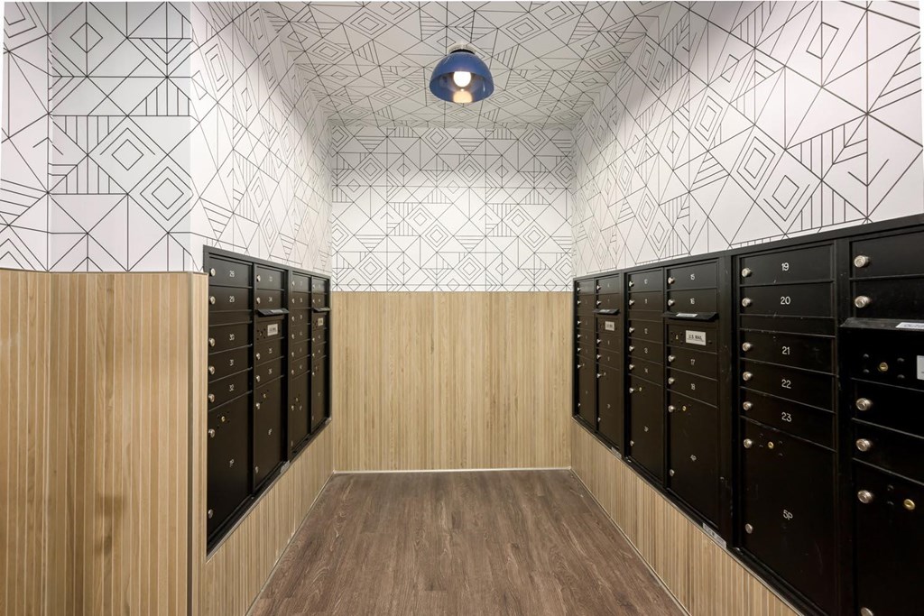 a room with a bunch of lockers in it