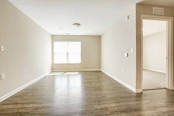 311 E Cawson Street 2-3 Beds Apartment for Rent - Photo Gallery 6
