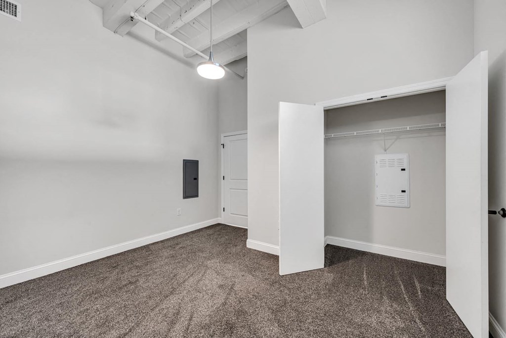 this is a photo of the office space at the biltmore apartments in dallas,