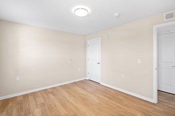 2375 SouthPark Drive 1-2 Beds Apartment, Affordable for Rent - Photo Gallery 23
