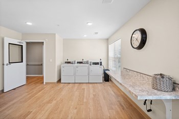 2375 SouthPark Drive 1-2 Beds Apartment, Affordable for Rent - Photo Gallery 25