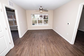 5409 NW Johnston Dr 1-2 Beds Apartment, Affordable for Rent - Photo Gallery 31