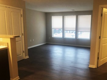 745 Stocking Avenue N.W. 1-3 Beds Apartment, Affordable for Rent - Photo Gallery 3