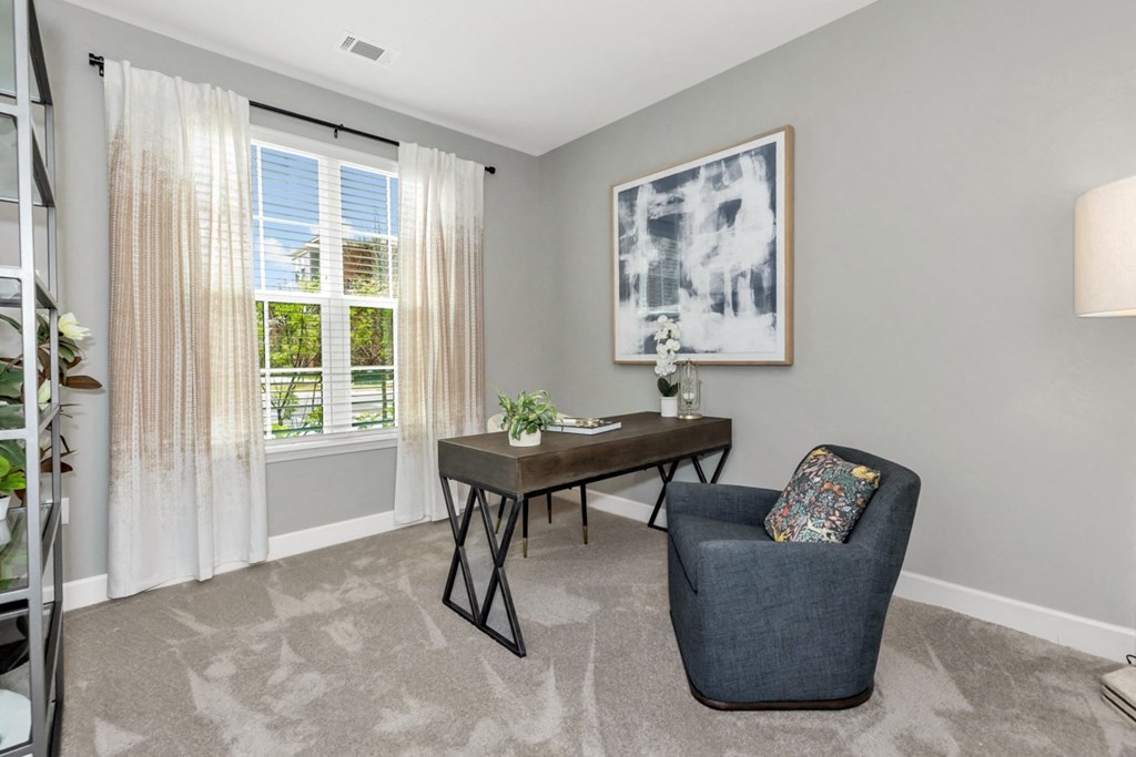 Bedroom / Home Office