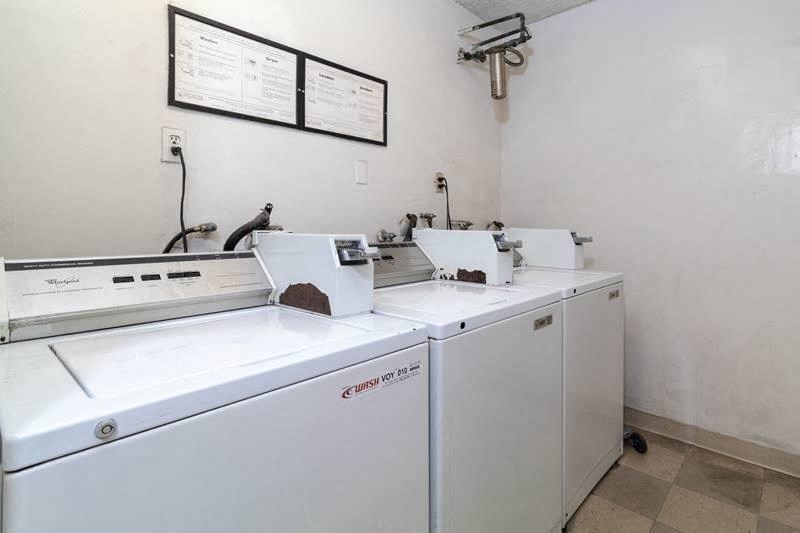 A41--1204-1208 West Adams Blvd.