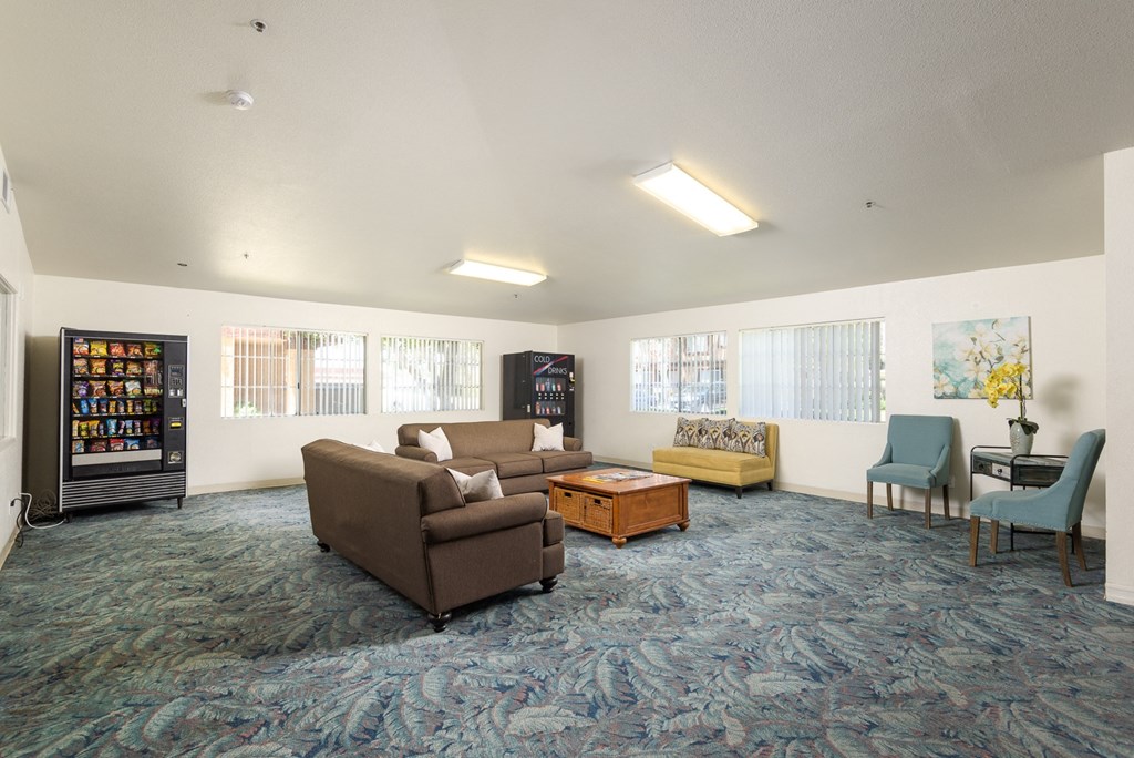 the preserve at ballantyne commons community room with couches and chairs