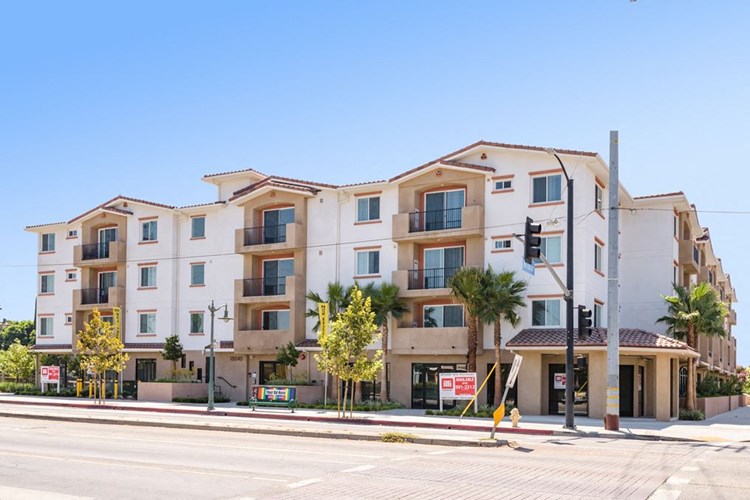 Sherman Way Luxury Apartment Homes