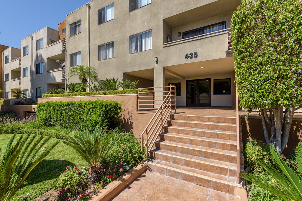 the building in which the apartment is located