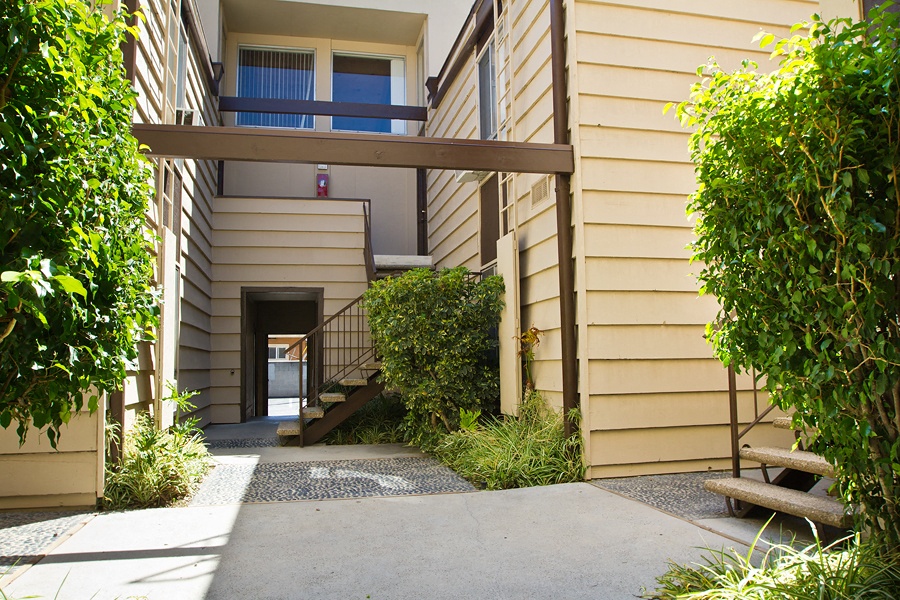 apartments in Valley Village