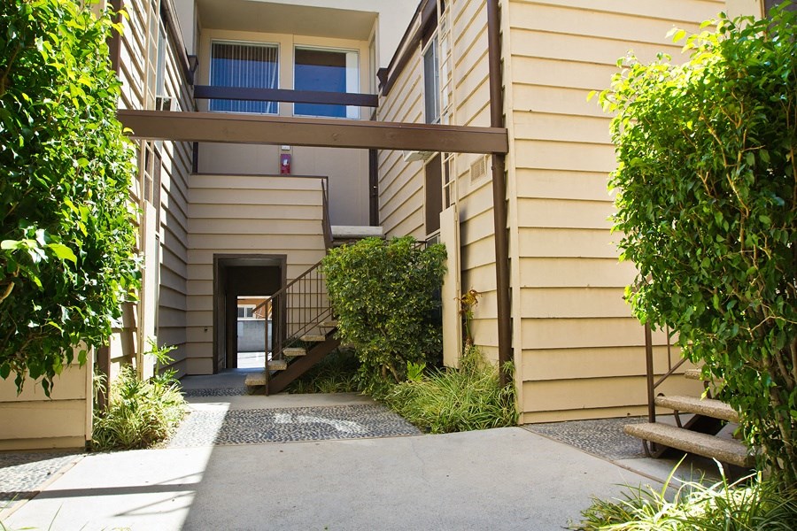 apartments in Valley Village