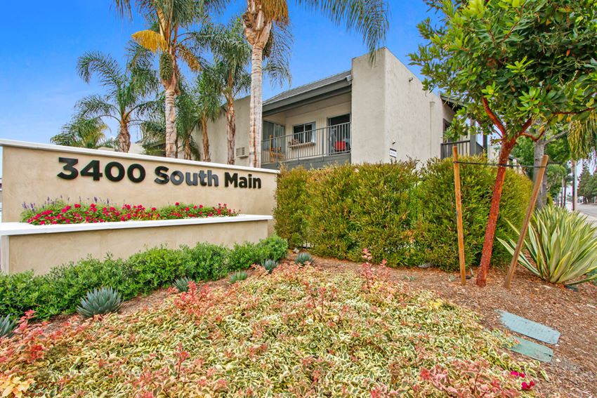 South Coast Santa Ana Apartments for Rent and Rentals - Walk Score