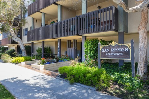 the sign in front of the san remo apartments building