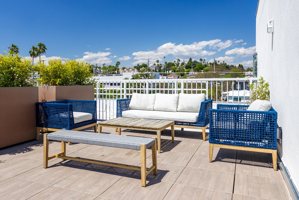 Roof top outdoor sitting area