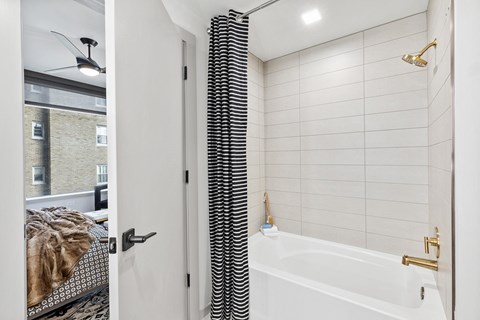 B2 bathroom warm scheme