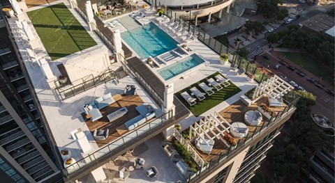 Deco rooftop amenities