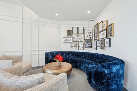 Society - Lobby Lounge and Concierge