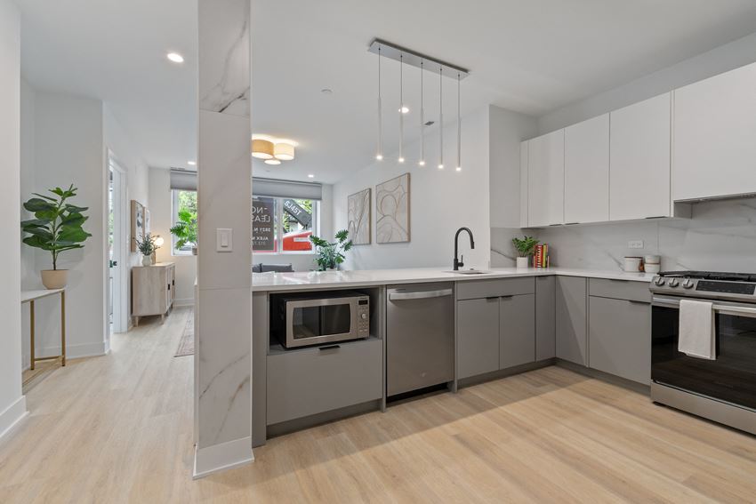 3821 N. Ashland Ave.