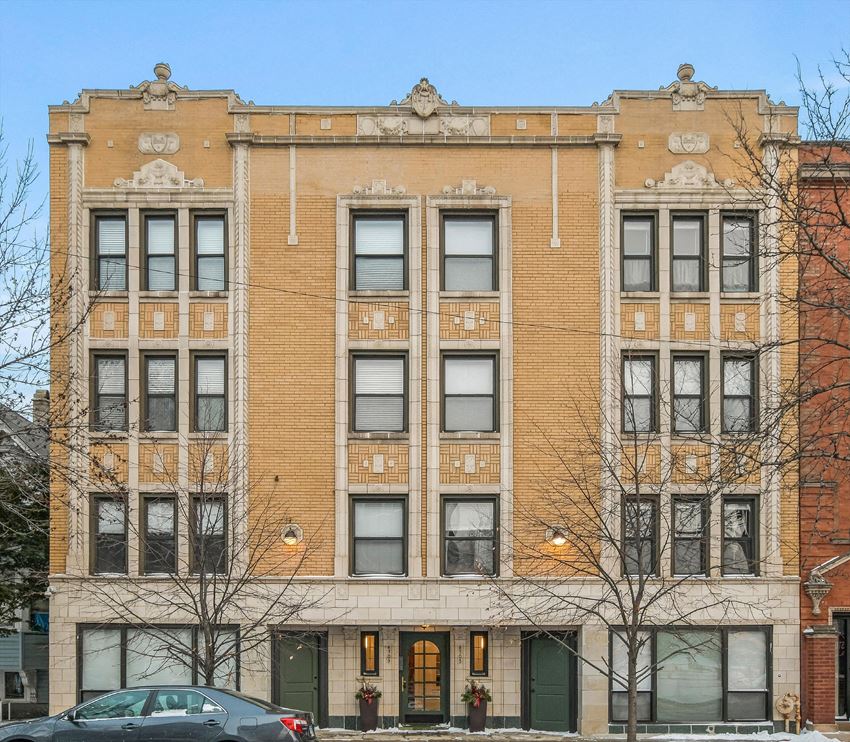 4105-07 N. Damen Ave.
