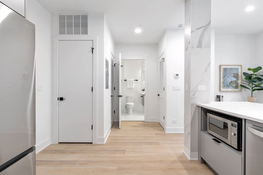 3821 N. Ashland Ave.