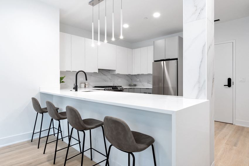 3821 N. Ashland Ave.