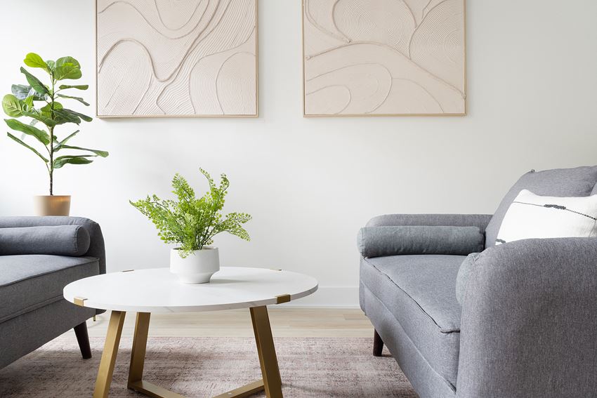 3821 N. Ashland Ave.