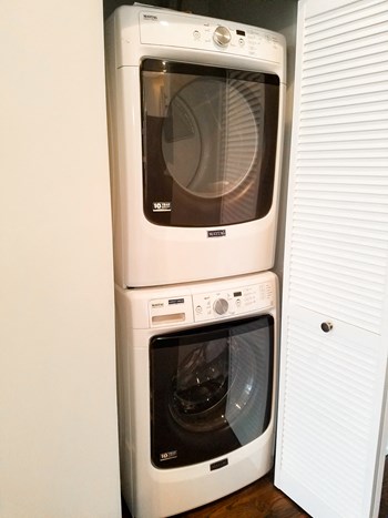1049 N. Leavitt St. 2-3 Beds Apartment for Rent - Photo Gallery 5
