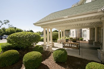 18400 Belvidere Rd 1-2 Beds Apartment for Rent - Photo Gallery 5