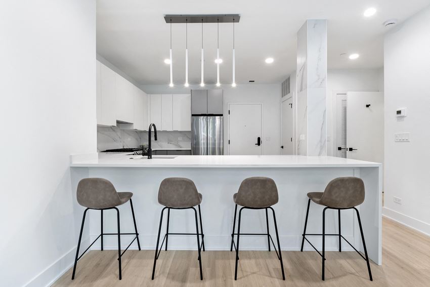 3821 N. Ashland Ave.