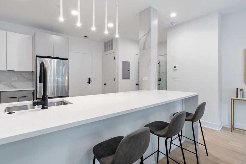 3821 N. Ashland Ave.