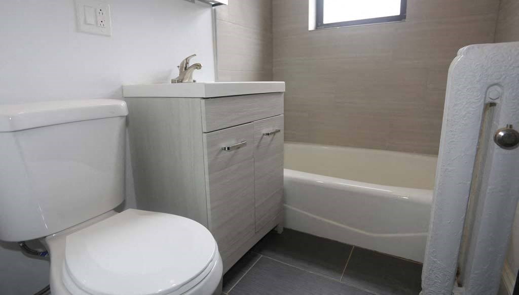 1447-57 W. Cornelia Ave.